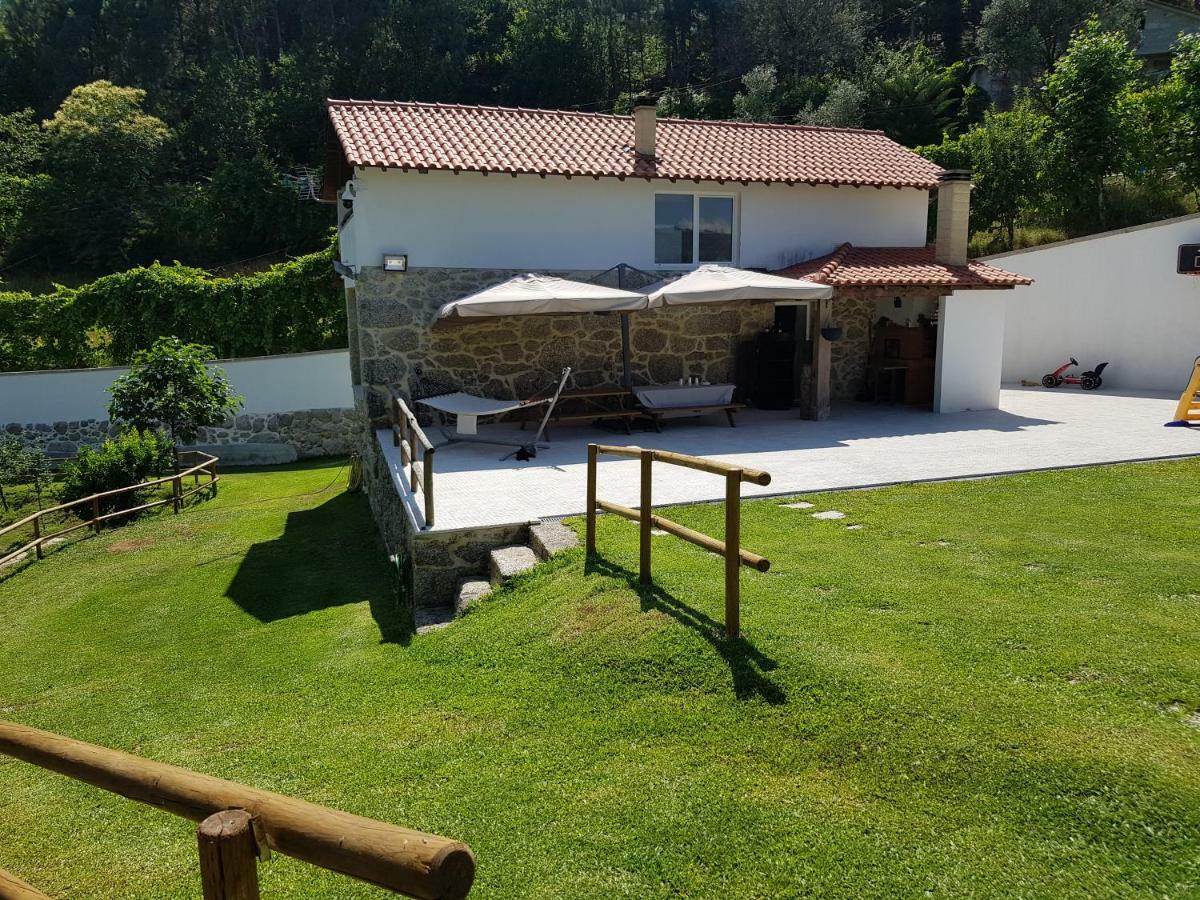 Villa Quinta Da Tormenta -14 Pessoas- Cabeceiras De Basto 2 Casas E Piscina Privada Extérieur photo